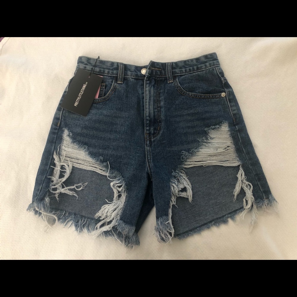 PrettyLittleThing Dark Wash Distressed Jean Shorts